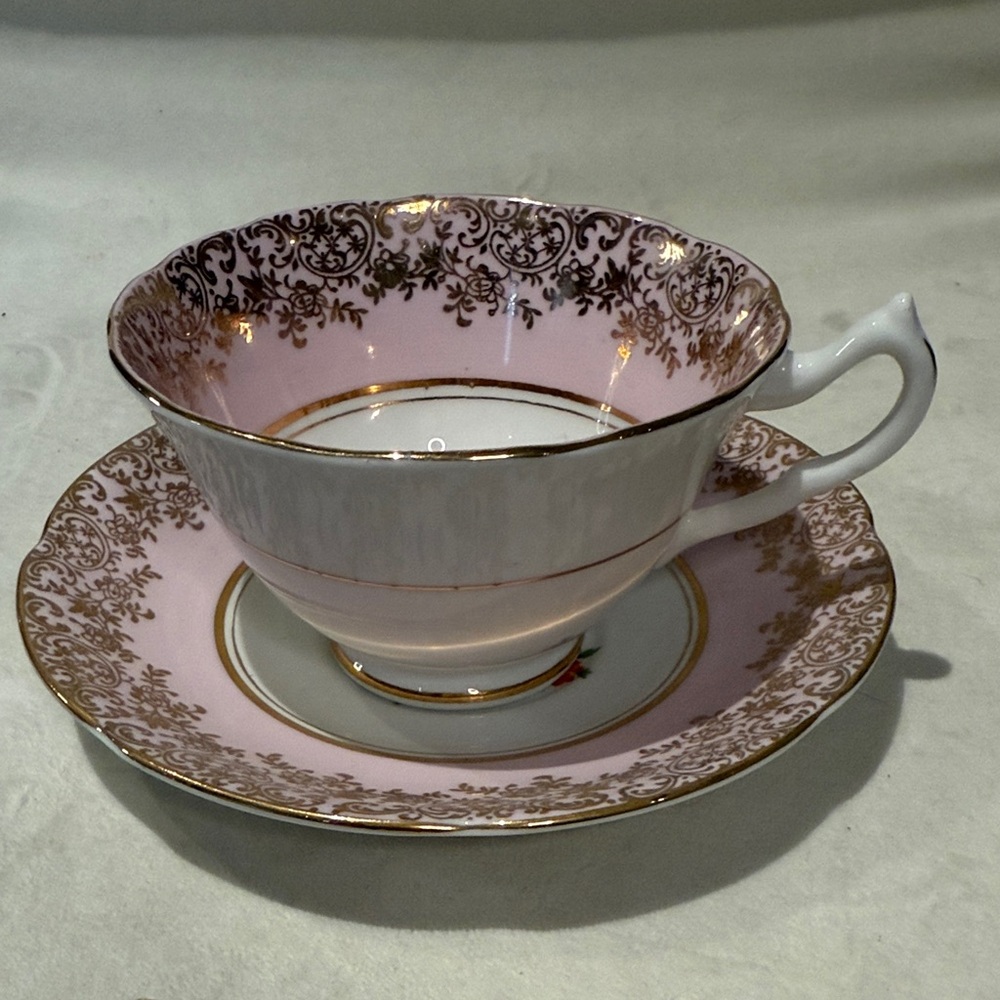 Chic Pink and Gold Mug Set